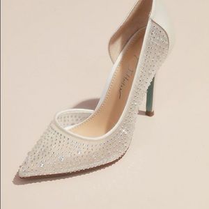Davids bridal x Betsy Johnson mesh and satin crystal pumps style sbally size 6.5